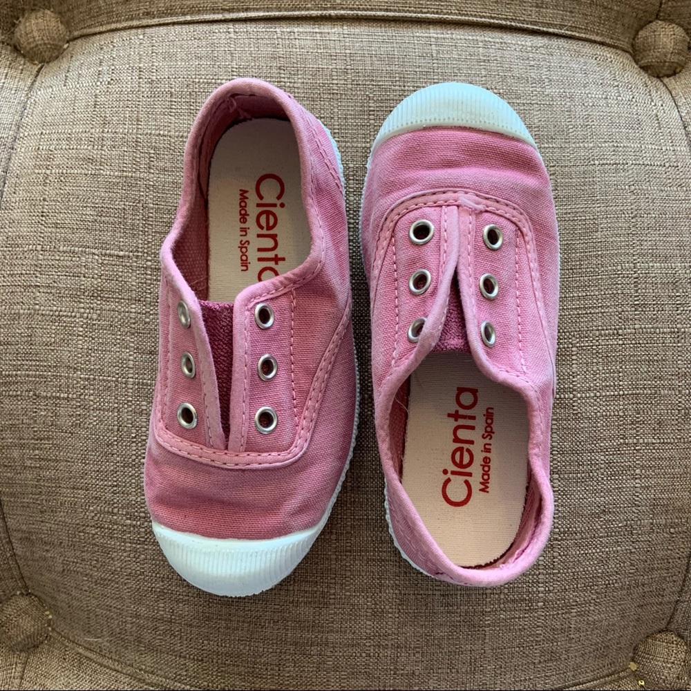 Cienta Sneakers in Rosa Color, Size 25, EUC